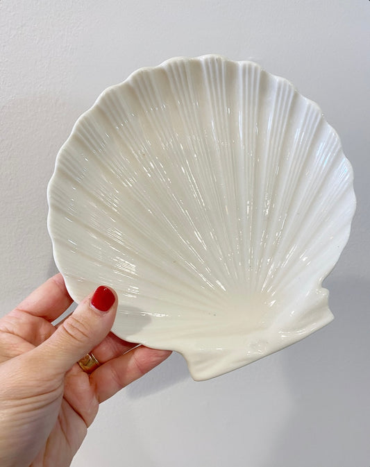 Vintage Clam Shell Plates