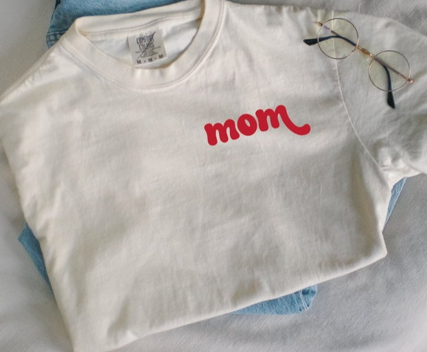 Red MOM Tee