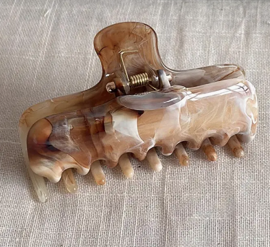 Marbled Iced Latte Claw Hair Clip